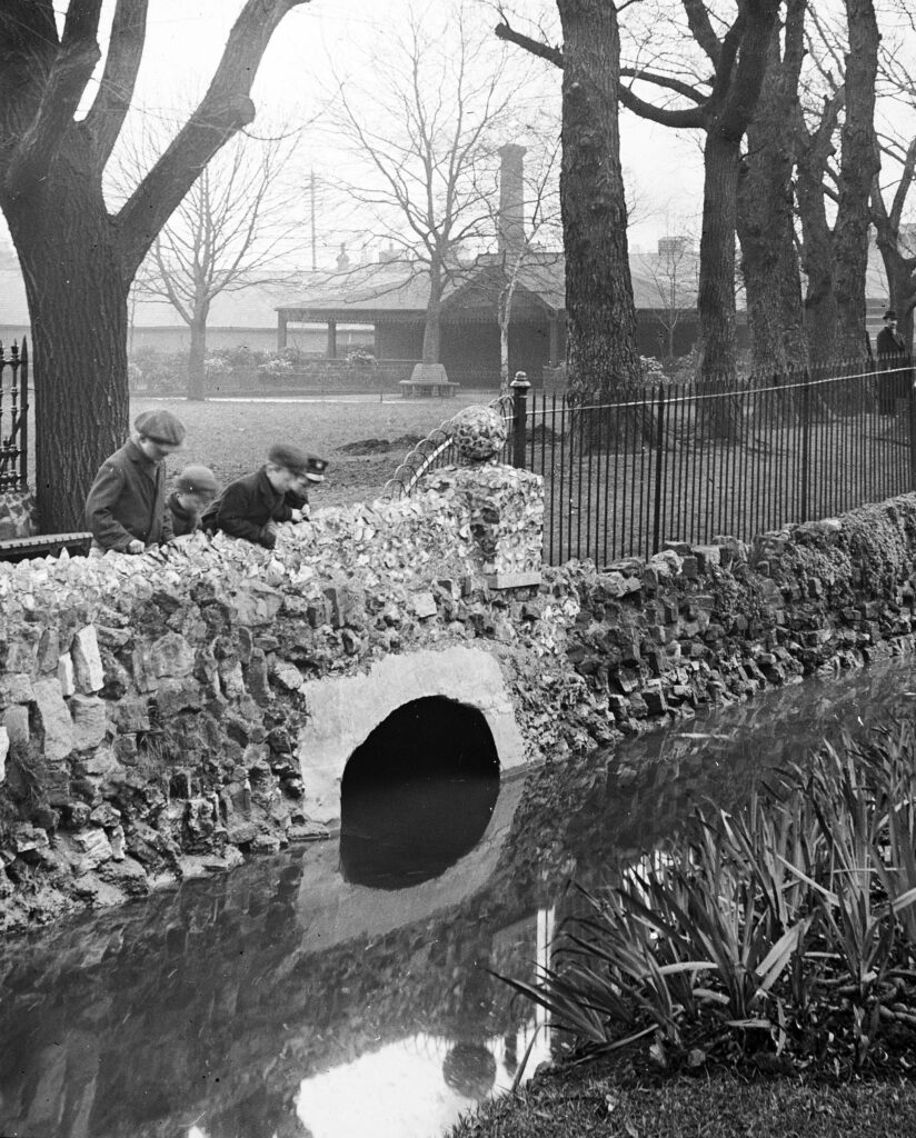 B14-Wandle-culvert-at-Croydon.-Surrey