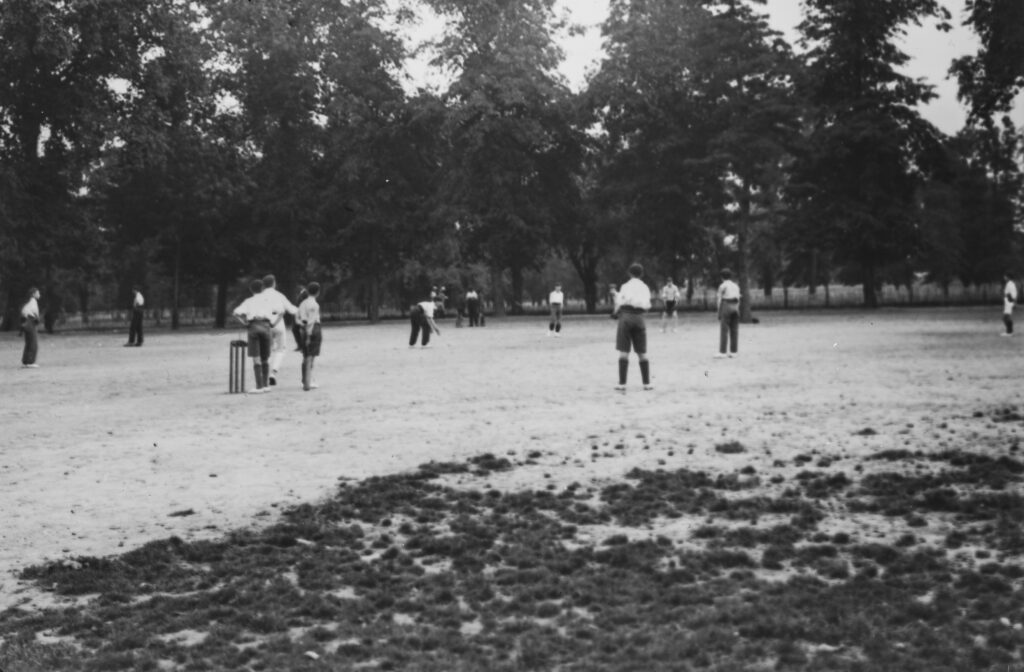 C11-Brockwell-Park-cricket