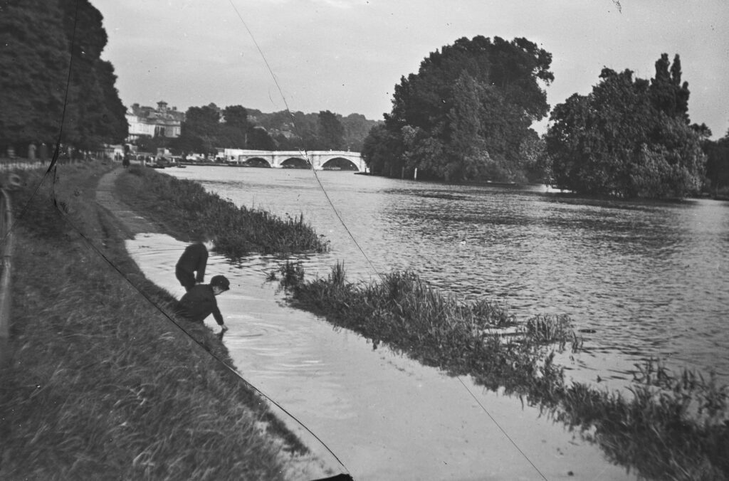 C45-Tow-path-Richmond