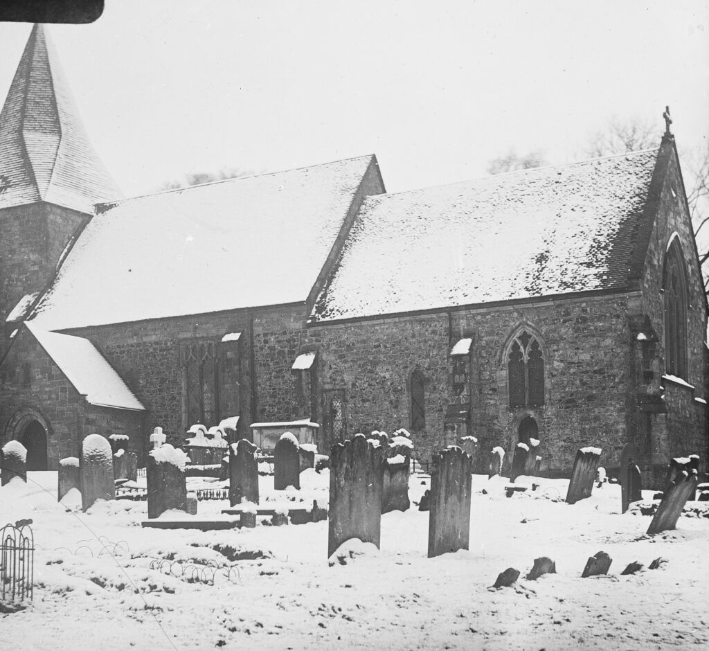 M80-Churchyard-in-winter