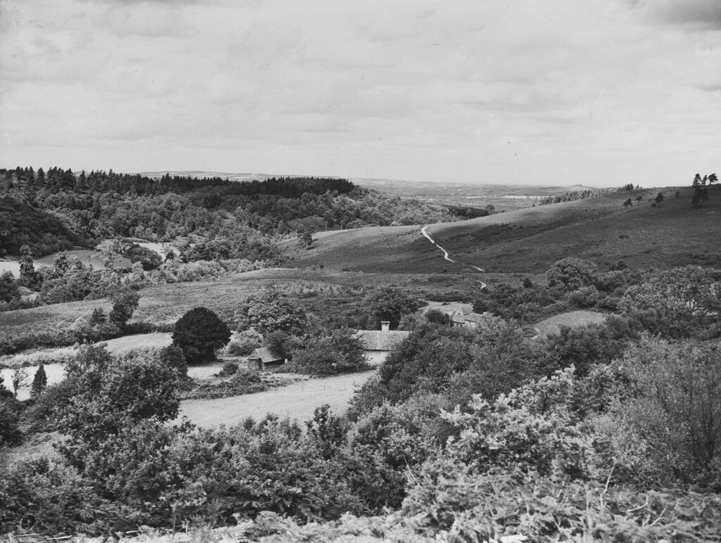 B110 Devil’s Punchbowl Hindhead Surrey,1938